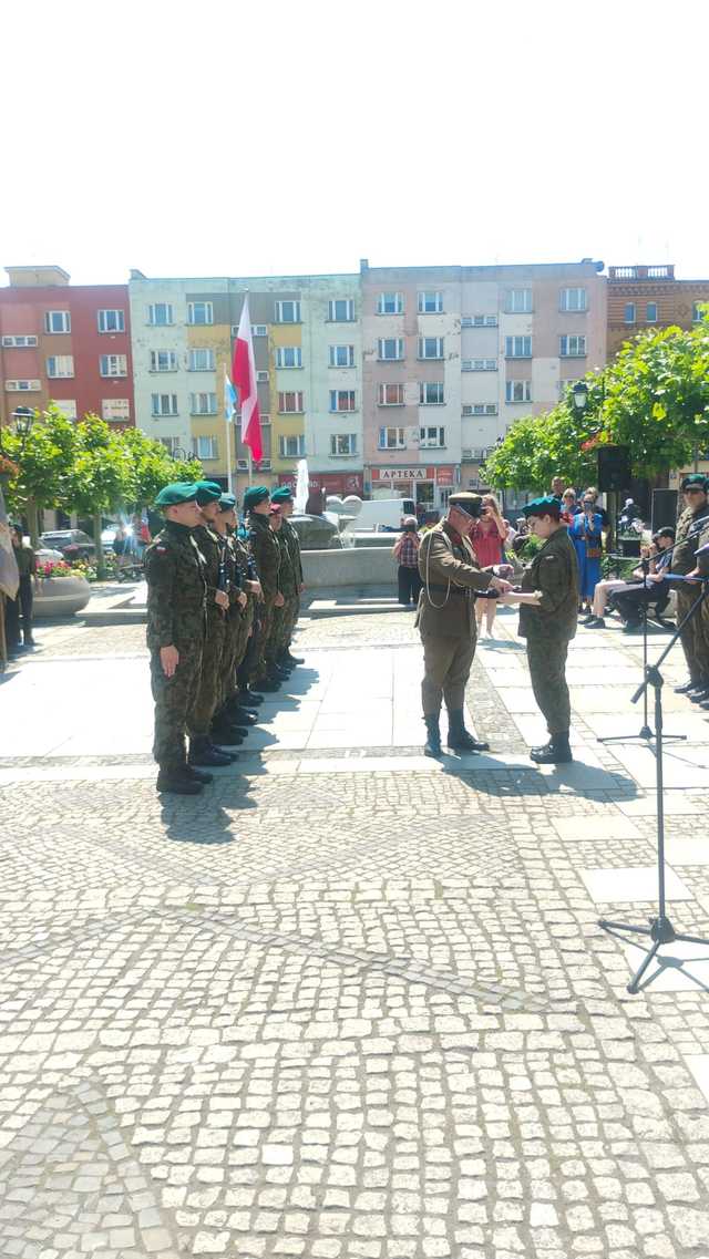 [FOTO] Przyrzeczenie strzeleckie na strzegomskim rynku