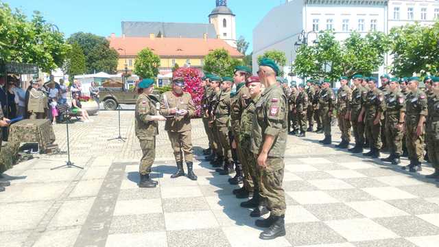 [FOTO] Przyrzeczenie strzeleckie na strzegomskim rynku