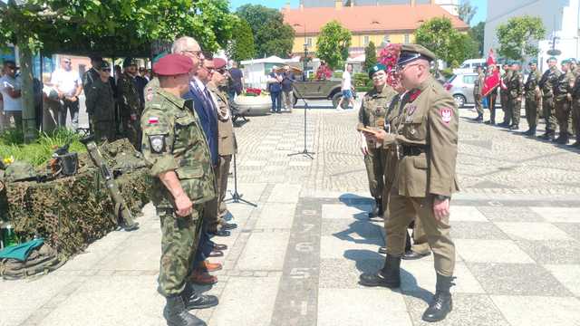 [FOTO] Przyrzeczenie strzeleckie na strzegomskim rynku