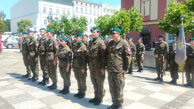 [FOTO] Przyrzeczenie strzeleckie na strzegomskim rynku