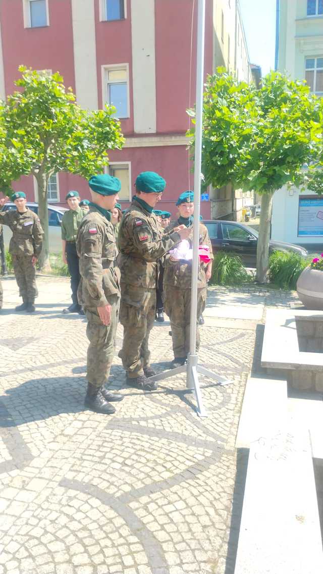 [FOTO] Przyrzeczenie strzeleckie na strzegomskim rynku