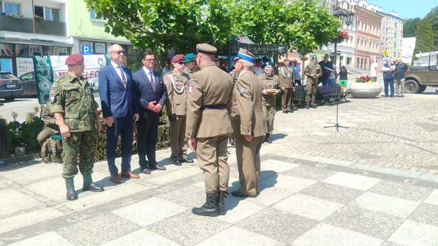 [FOTO] Przyrzeczenie strzeleckie na strzegomskim rynku