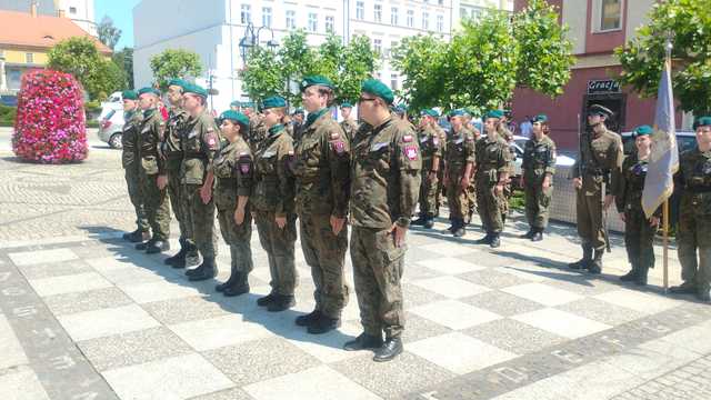 [FOTO] Przyrzeczenie strzeleckie na strzegomskim rynku