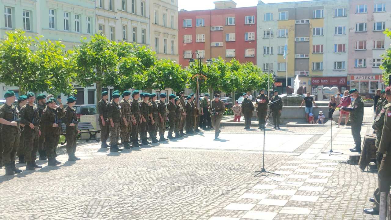 [FOTO] Przyrzeczenie strzeleckie na strzegomskim rynku