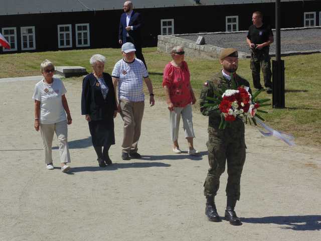 [FOTO] Upamiętnili pomordowanych w KL Gross-Rosen