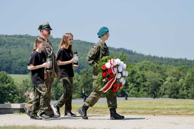 [FOTO] Upamiętnili pomordowanych w KL Gross-Rosen