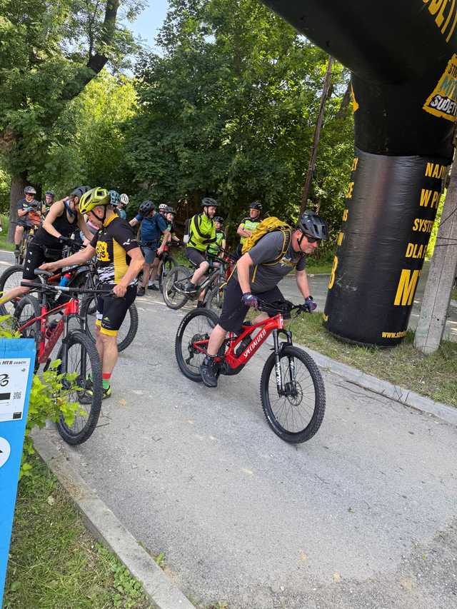 [FOTO] Przejechali nową trasą rowerową Czarna Świdnica