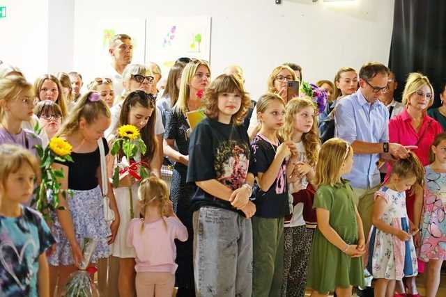 [FOTO] Uczestnicy zajęć w GCKiS Żarów zaprezentowali swoje prace artystyczne