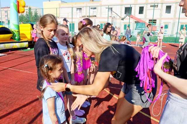 [FOTO] Uczestnicy zajęć w GCKiS Żarów zaprezentowali swoje prace artystyczne