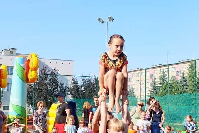 [FOTO] Uczestnicy zajęć w GCKiS Żarów zaprezentowali swoje prace artystyczne