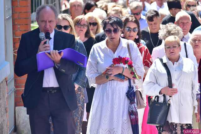 [FOTO] Wierni przeszli w procesji z okazji Bożego Ciała. Świętowanie zwieńczył Parafialny Festyn Rodzinny