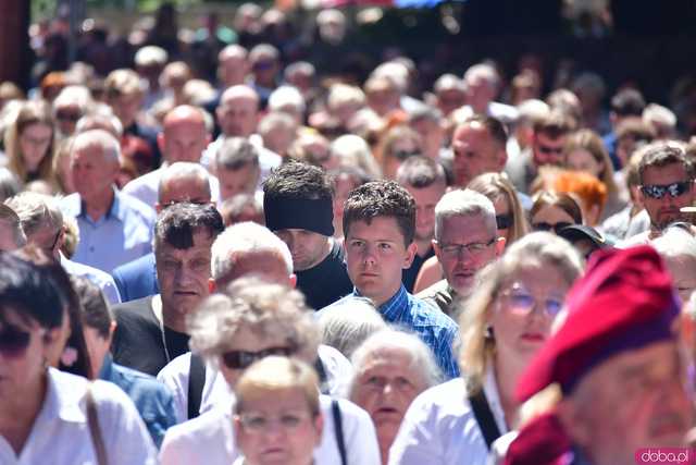[FOTO] Wierni przeszli w procesji z okazji Bożego Ciała. Świętowanie zwieńczył Parafialny Festyn Rodzinny