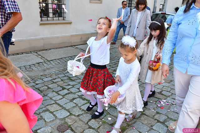 [FOTO] Wierni przeszli w procesji z okazji Bożego Ciała. Świętowanie zwieńczył Parafialny Festyn Rodzinny