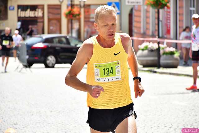 [FOTO/WYNIKI] Pobiegli w 12. edycji Strzegomskiej Dwunastki
