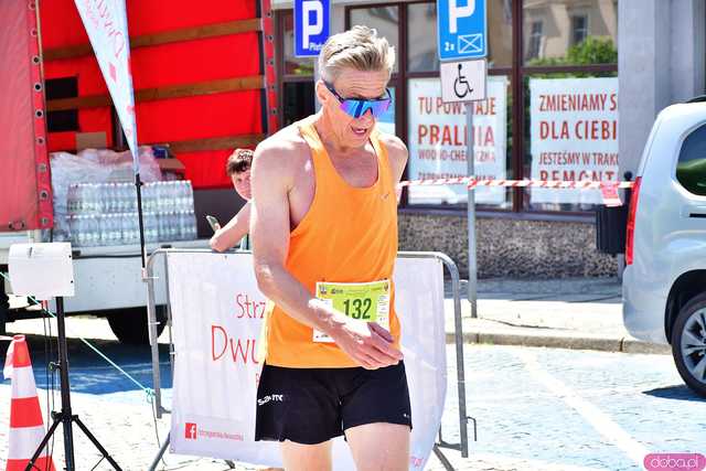 [FOTO/WYNIKI] Pobiegli w 12. edycji Strzegomskiej Dwunastki