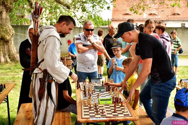 [FOTO] Rycerskie pojedynki, turniej szachowy i pokaz ognia. Ruszył XII Turniej Rycerski w Strzegomiu