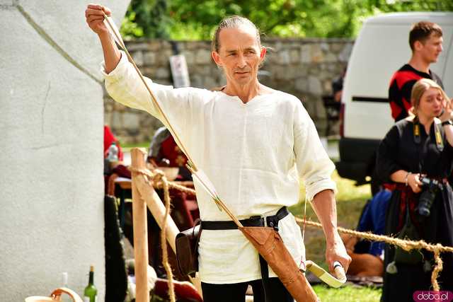 [FOTO] Rycerskie pojedynki, turniej szachowy i pokaz ognia. Ruszył XII Turniej Rycerski w Strzegomiu
