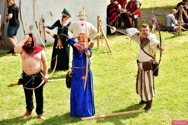 [FOTO] Rycerskie pojedynki, turniej szachowy i pokaz ognia. Ruszył XII Turniej Rycerski w Strzegomiu