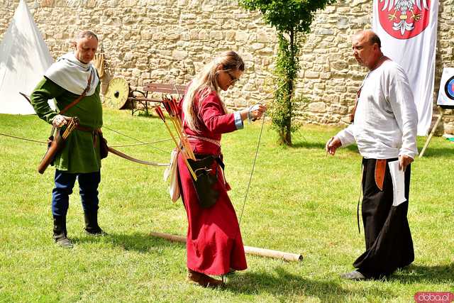 [FOTO] Rycerskie pojedynki, turniej szachowy i pokaz ognia. Ruszył XII Turniej Rycerski w Strzegomiu