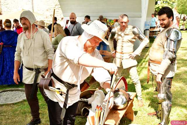 [FOTO] Rycerskie pojedynki, turniej szachowy i pokaz ognia. Ruszył XII Turniej Rycerski w Strzegomiu