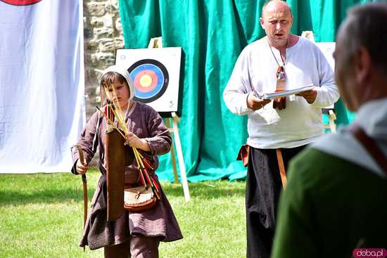 [FOTO] Rycerskie pojedynki, turniej szachowy i pokaz ognia. Ruszył XII Turniej Rycerski w Strzegomiu