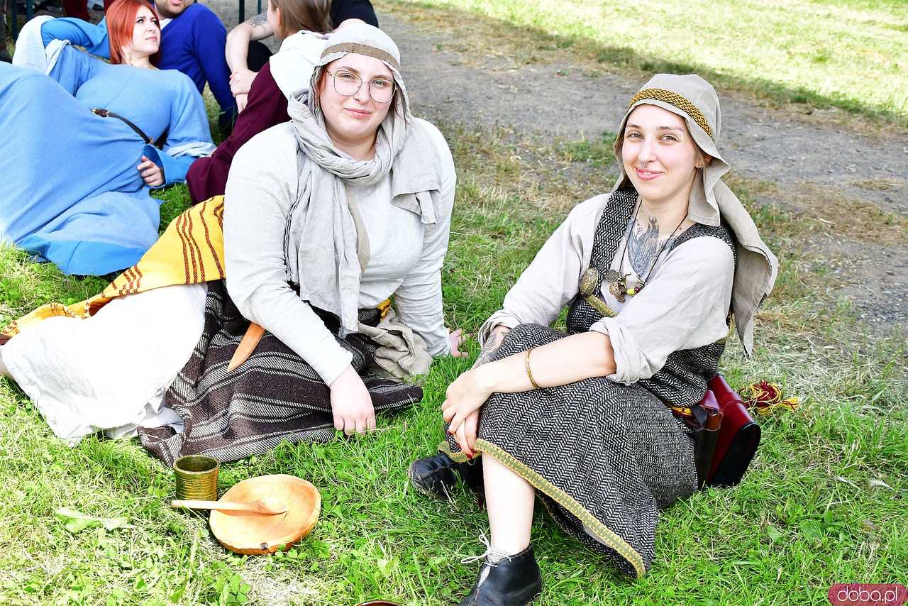 [FOTO] Rycerskie pojedynki, turniej szachowy i pokaz ognia. Ruszył XII Turniej Rycerski w Strzegomiu