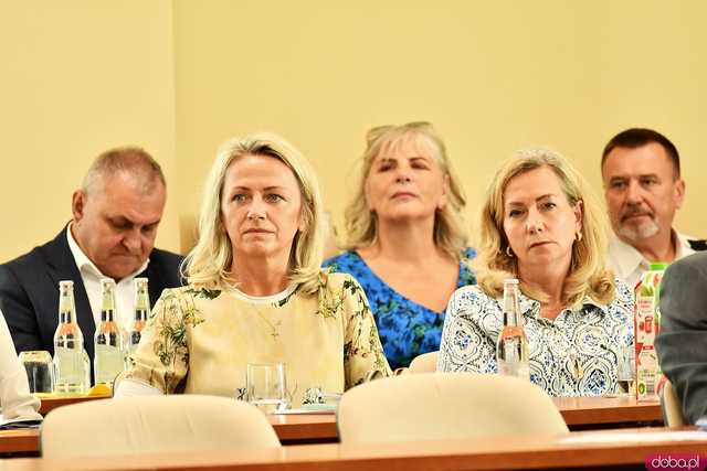 [FOTO] Dziś już nie wyobrażam sobie życia bez Świdnicy. Biskup Waldemar Pytel z tytułem Honorowego Obywatela Miasta