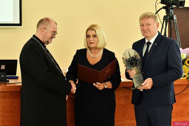[FOTO] Dziś już nie wyobrażam sobie życia bez Świdnicy. Biskup Waldemar Pytel z tytułem Honorowego Obywatela Miasta