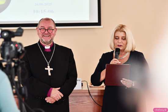 [FOTO] Dziś już nie wyobrażam sobie życia bez Świdnicy. Biskup Waldemar Pytel z tytułem Honorowego Obywatela Miasta