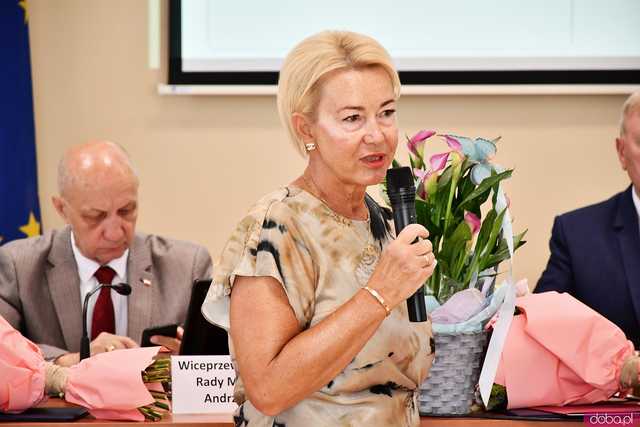 [FOTO] Zmiana dyrektorów w dwóch świdnickich podstawówkach. Komu powierzono zarządzanie szkołami?