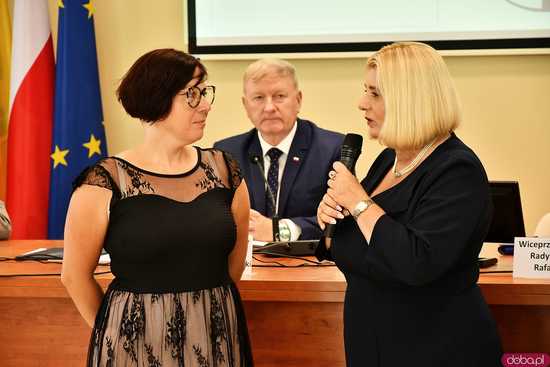 [FOTO] Zmiana dyrektorów w dwóch świdnickich podstawówkach. Komu powierzono zarządzanie szkołami?