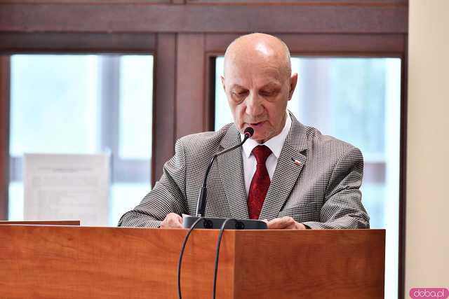 [FOTO] Prezydent Świdnicy z wotum zaufania i absolutorium. Żaden chodnik w mieście nie jest ani platformerski, ani pisowski, ani lewicowy