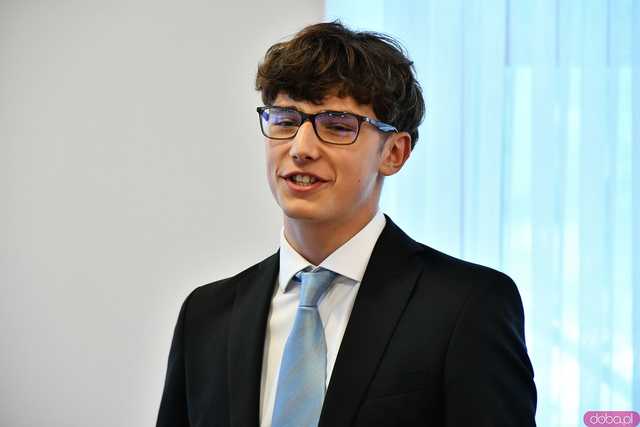 [FOTO] Nagrodzono najlepszych uczniów świdnickich podstawówek