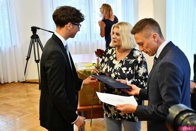 [FOTO] Nagrodzono najlepszych uczniów świdnickich podstawówek