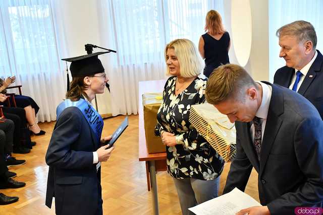 [FOTO] Nagrodzono najlepszych uczniów świdnickich podstawówek