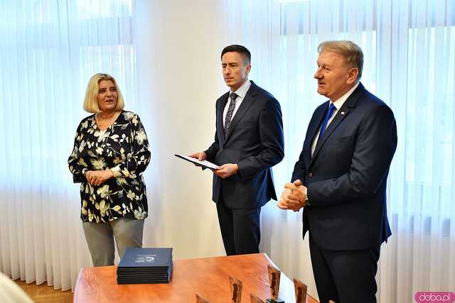 [FOTO] Nagrodzono najlepszych uczniów świdnickich podstawówek