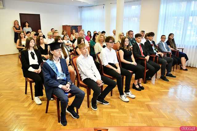 [FOTO] Nagrodzono najlepszych uczniów świdnickich podstawówek