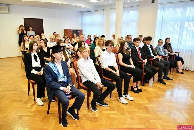 [FOTO] Nagrodzono najlepszych uczniów świdnickich podstawówek
