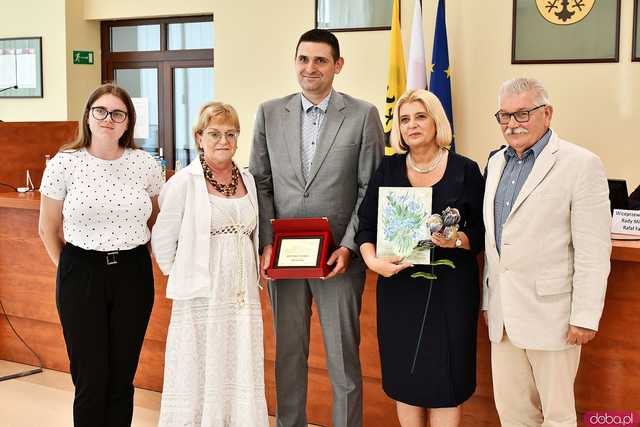 [FOTO] Zakończenie wieloletniej pracy na rzecz miasta i uhonorowanie radnego oraz prezydent