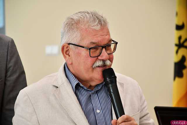 [FOTO] Zakończenie wieloletniej pracy na rzecz miasta i uhonorowanie radnego oraz prezydent