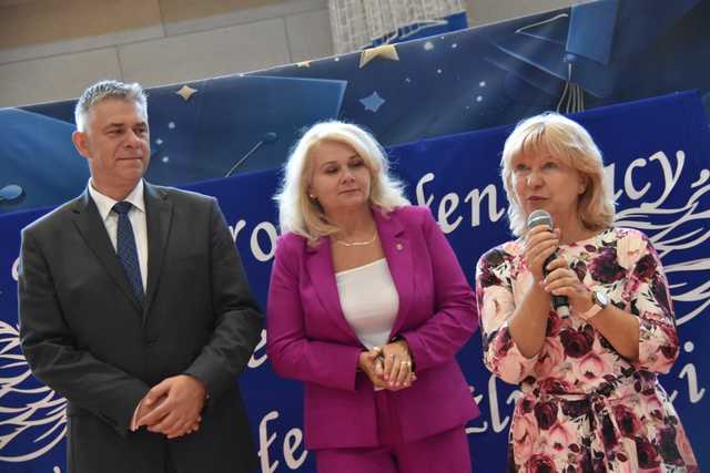 [FOTO] Uczniowie z gminy Świdnica zakończyli rok szkolny. Najlepszych prymusów nagrodzono