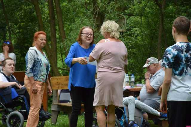 [FOTO] Złota Woda pełna wzruszeń – uroczystość zakończenia roku PSONI Koło w Świdnicy