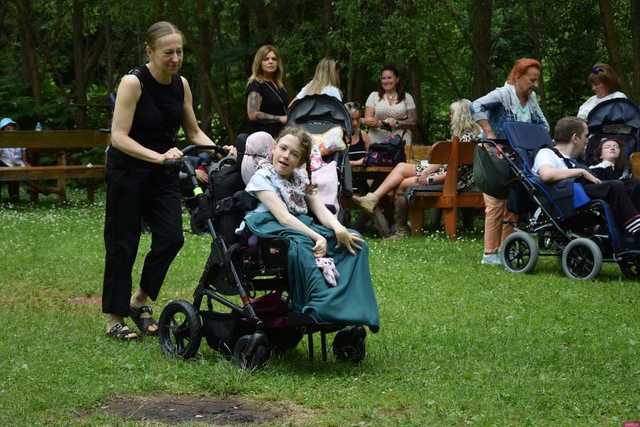 [FOTO] Złota Woda pełna wzruszeń – uroczystość zakończenia roku PSONI Koło w Świdnicy