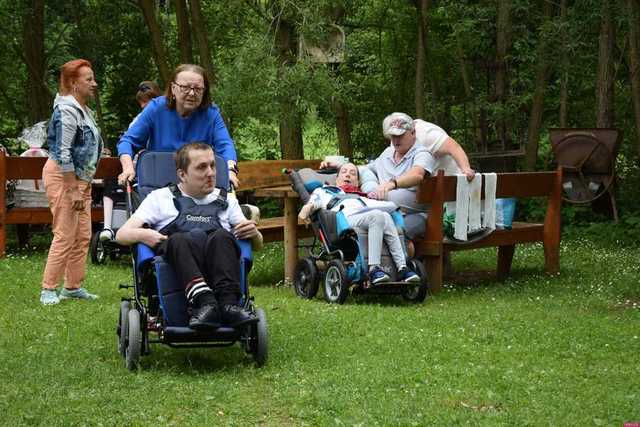 [FOTO] Złota Woda pełna wzruszeń – uroczystość zakończenia roku PSONI Koło w Świdnicy