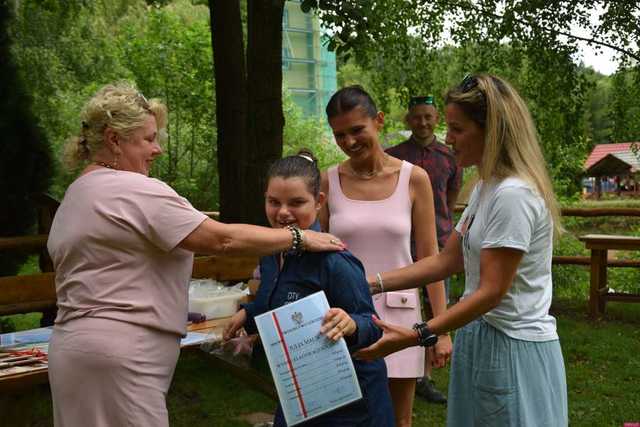 [FOTO] Złota Woda pełna wzruszeń – uroczystość zakończenia roku PSONI Koło w Świdnicy
