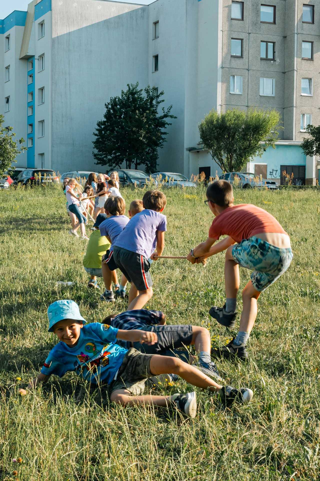 Fundacja Ładne Historie zaprasza na cykl zajęć Lato na podwórku