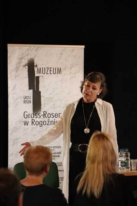 [FOTO] Spotkanie poświęcone publikacji dziennika Dziesięć miesięcy Babilonu Olgi Galló w Muzeum Gross-Rosen