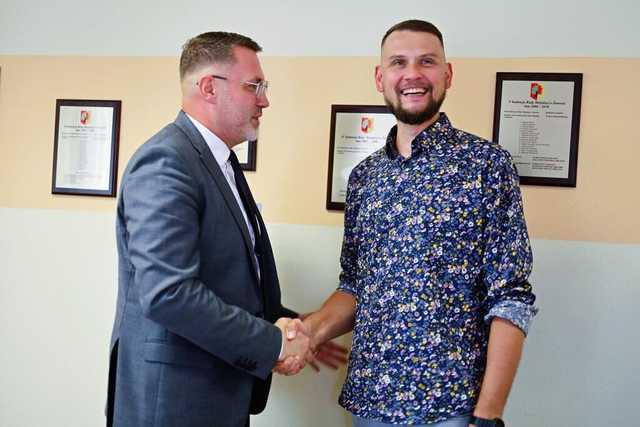 [FOTO] Burmistrz Żarowa z absolutorium. Budowaliśmy wspólnie gminę nowoczesną, solidarną i odpowiedzialną.