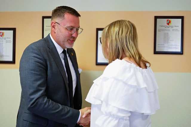 [FOTO] Burmistrz Żarowa z absolutorium. Budowaliśmy wspólnie gminę nowoczesną, solidarną i odpowiedzialną.