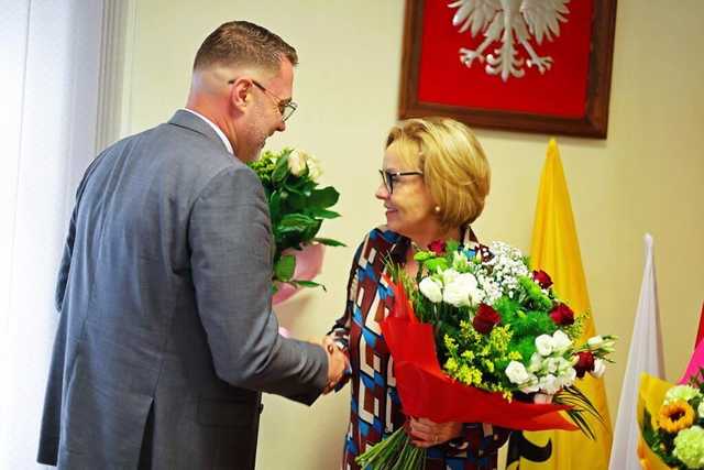 [FOTO] Burmistrz Żarowa z absolutorium. Budowaliśmy wspólnie gminę nowoczesną, solidarną i odpowiedzialną.